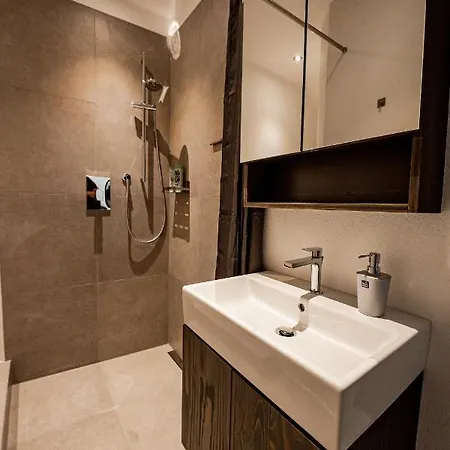 Servus-apartments Direkt In Der Nah Am Wasser Netflix Apartment